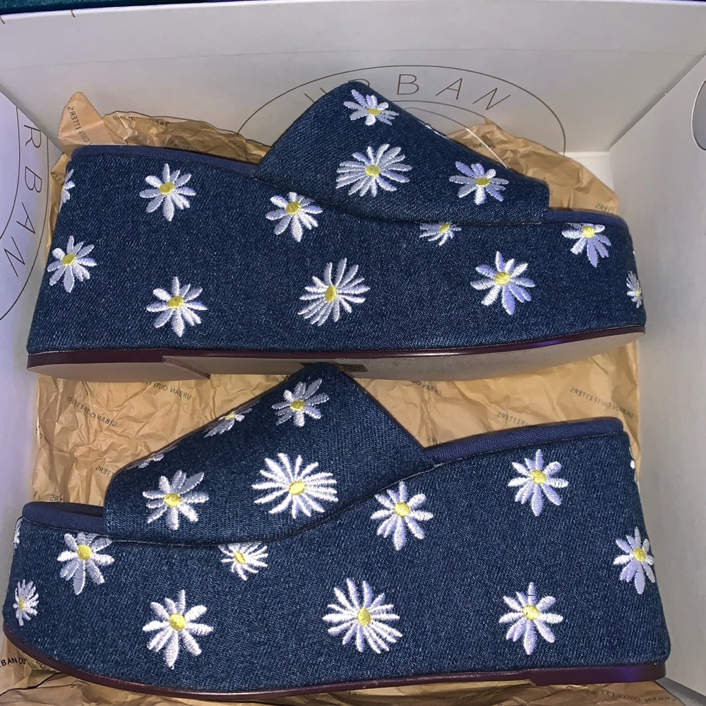 Platforms - Picture 5 of 5